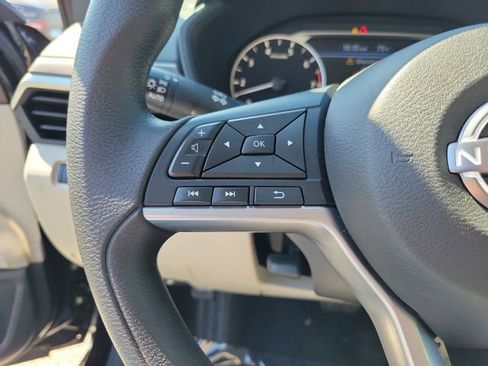 Used 2025 Nissan Altima 2.5 SV image 13