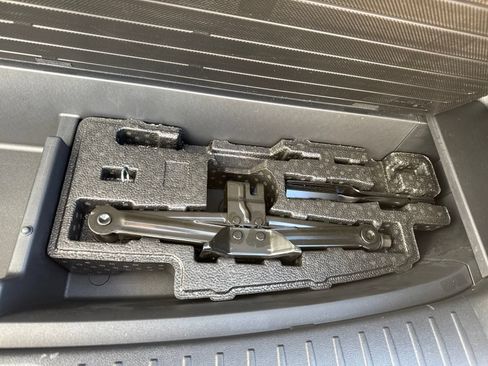 Used 2023 Kia Sorento S w/ Panoramic Sunroof Package AWD/4WD image 15