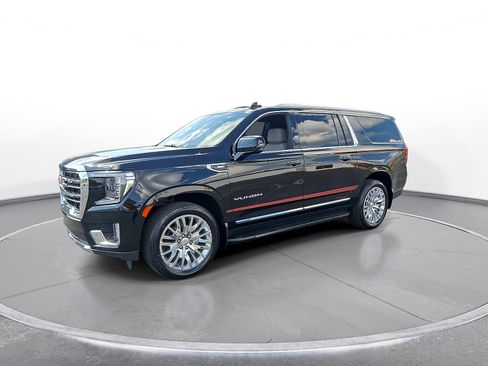 Used 2023 GMC Yukon XL SLT w/ SLT Luxury Package AWD/4WD image 4