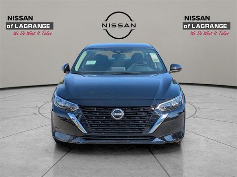 New 2025 Nissan Sentra SV image 2