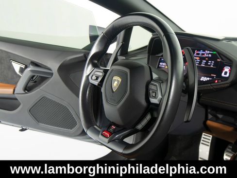 Used 2015 Lamborghini Huracan LP 610-4 AWD/4WD image 35