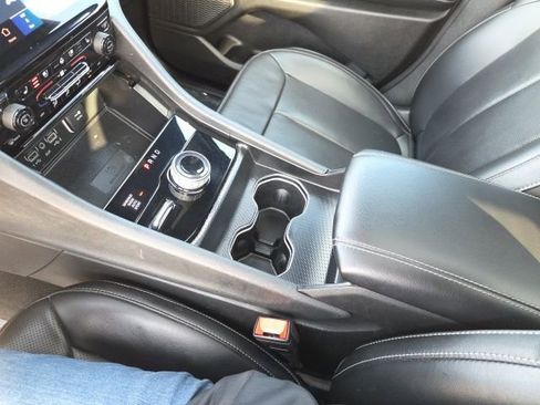 Used 2024 Jeep Grand Cherokee L Limited w/ Luxury Tech Group II image 31