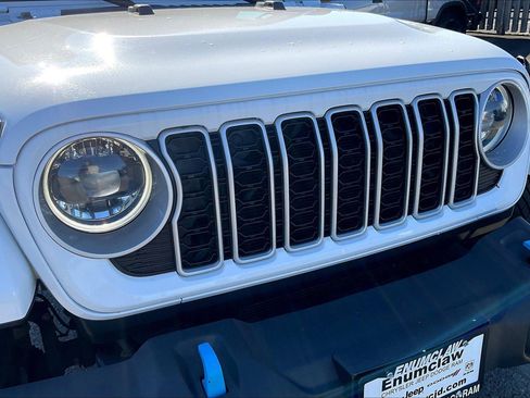 Used 2024 Jeep Wrangler Unlimited Sahara image 29