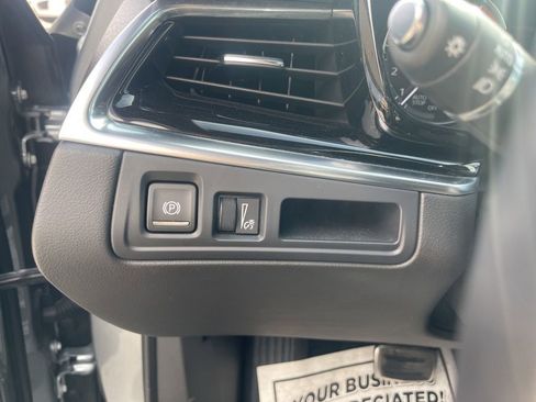 Used 2024 Cadillac XT6 Sport image 32