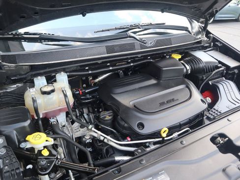 Used 2023 Chrysler Voyager LX FWD image 31