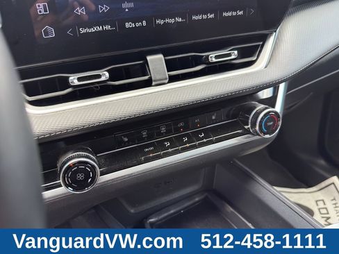 Used 2026 Chevrolet Equinox LT AWD/4WD image 17