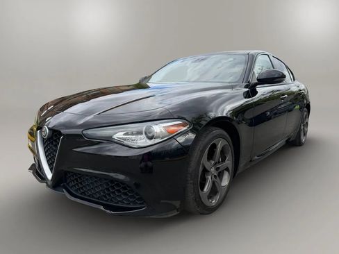 Used 2018 Alfa Romeo Giulia AWD image 1