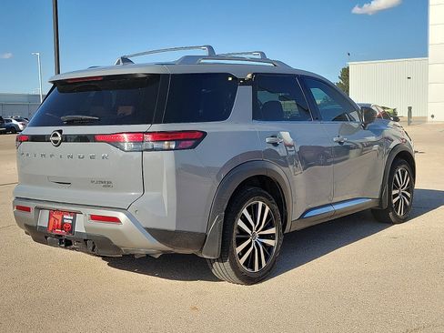 Used 2023 Nissan Pathfinder Platinum AWD/4WD image 4