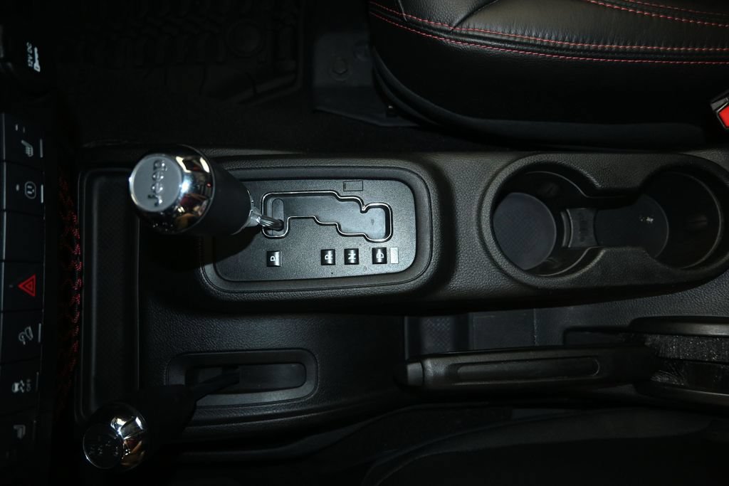 Used 2018 Jeep Wrangler Unlimited Rubicon AWD/4WD image 16