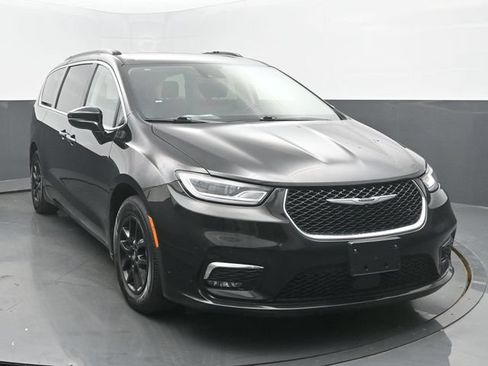 Used 2022 Chrysler Pacifica Touring-L FWD image 8