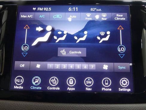 Used 2020 Chrysler Pacifica Touring-L w/ Tire & Wheel Group FWD image 40