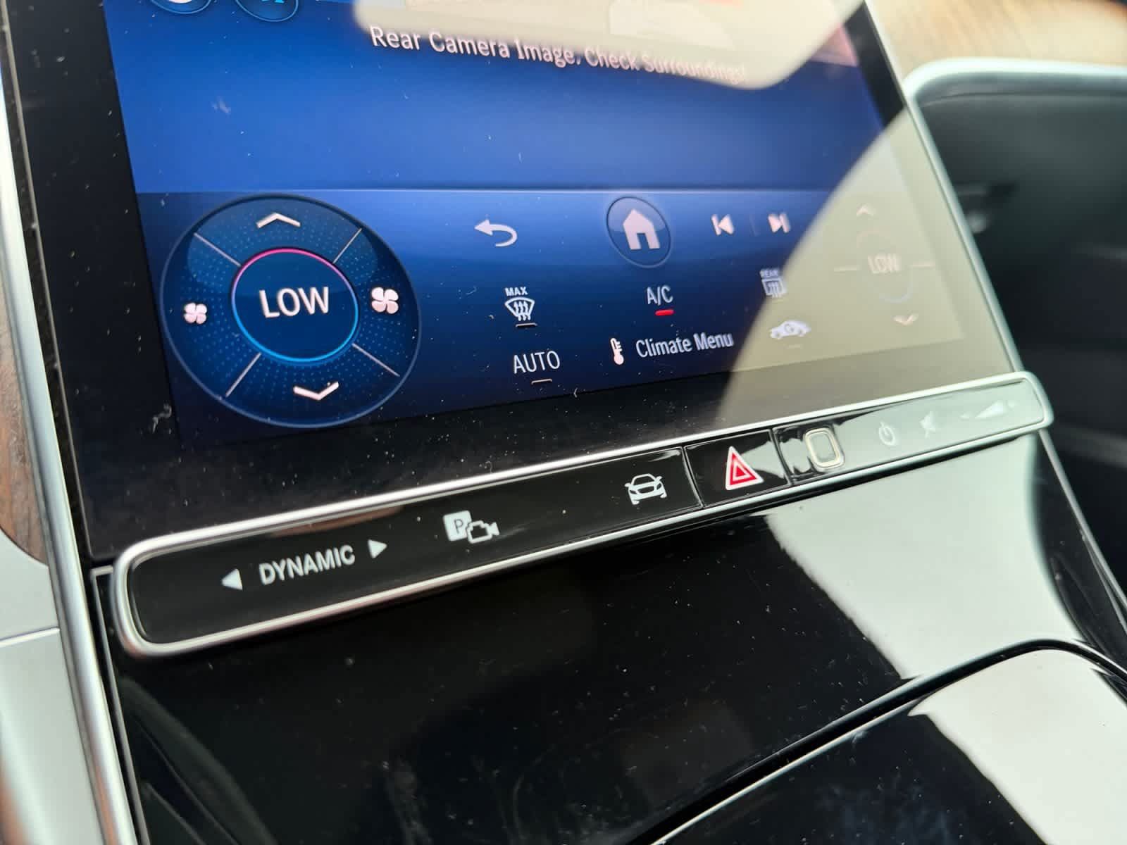 Used 2025 Mercedes-Benz C 300 4MATIC Sedan image 25