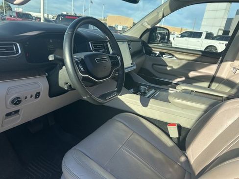 Used 2022 Jeep Grand Wagoneer Series I image 9