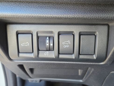 Used 2021 Subaru Outback Premium image 18