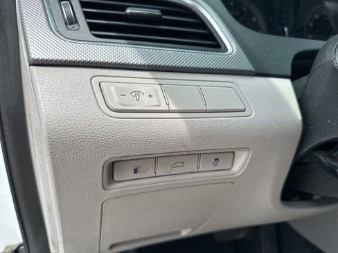 Used 2016 Hyundai Sonata SE FWD image 5