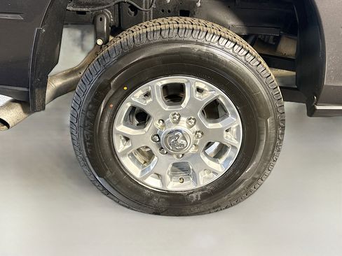 Used 2024 RAM 2500 Laramie image 32