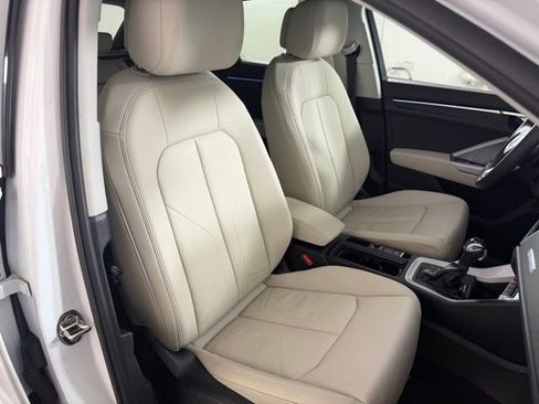 Used 2022 Audi Q3 2.0T Premium Plus w/ Premium Plus Package AWD/4WD image 24