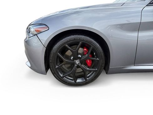 Used 2021 Alfa Romeo Giulia Ti w/ Nero Edizione image 9