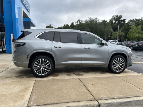 New 2025 Buick Enclave Avenir w/ Super Cruise Package image 9