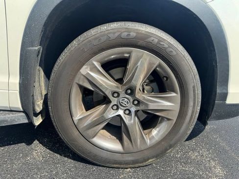 Used 2018 Toyota Highlander Limited Platinum AWD/4WD image 9