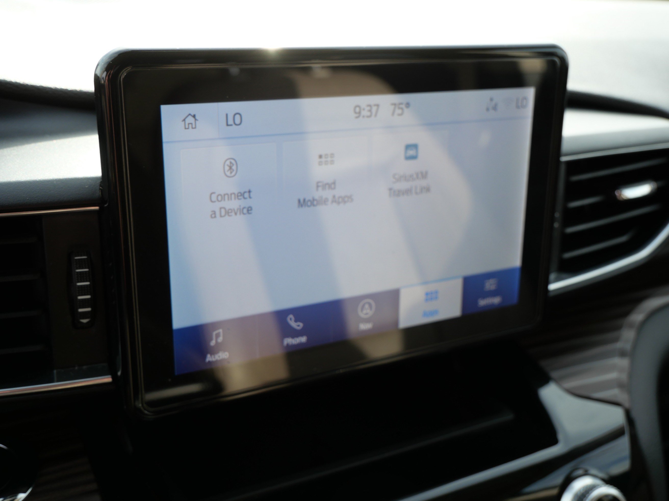 Used 2023 Ford Explorer Limited AWD/4WD image 32