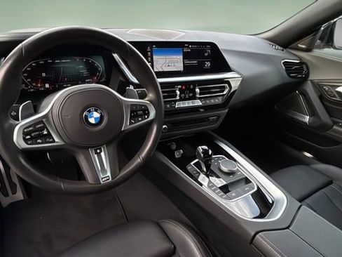Used 2022 BMW Z4 M40i w/ Premium Package image 16