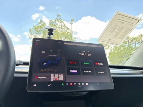 Used 2022 Tesla Model Y Performance AWD/4WD image 26