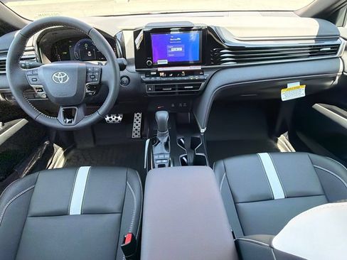 New 2026 Toyota Camry SE FWD image 32