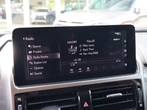 Used 2023 Lexus GX 460 Luxury w/ Accessory Package AWD/4WD image 24