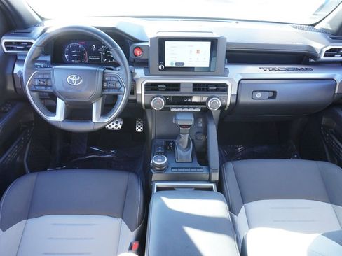 Used 2024 Toyota Tacoma TRD Sport image 12