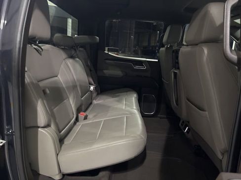 Used 2025 GMC Sierra 1500 SLT image 34