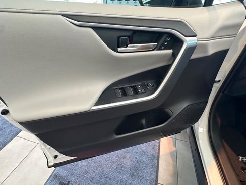 New 2025 Toyota RAV4 Limited image 31