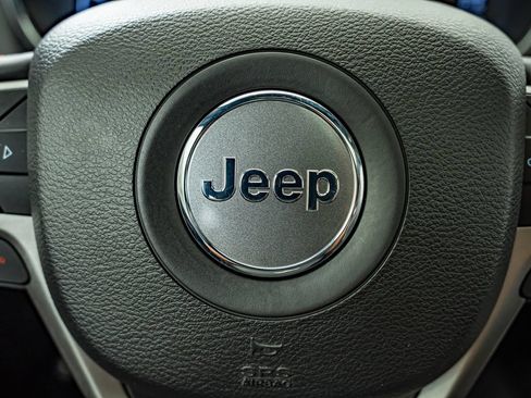 Used 2019 Jeep Grand Cherokee Trailhawk AWD/4WD image 24