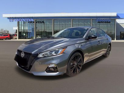 Used 2022 Nissan Altima 2.5 SR w/ Midnight Edition Package