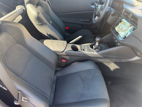 New 2025 Nissan Z Performance w/ Floor Mat Package image 30