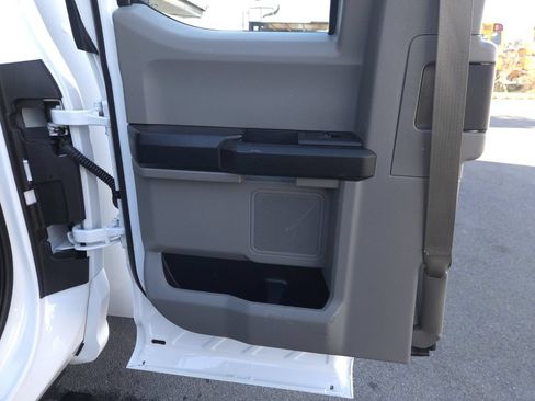Used 2017 Ford F250 XL w/ Power Equipment Group AWD/4WD image 15