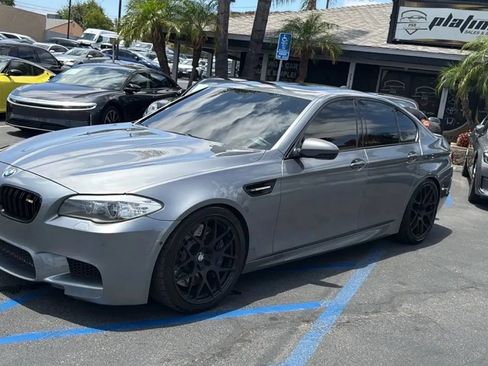 Used 2013 BMW M5 RWD image 3