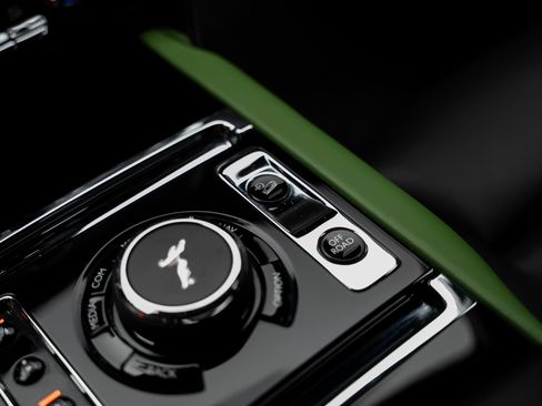 Used 2024 Rolls-Royce Cullinan w/ Cullinan Package AWD/4WD image 57