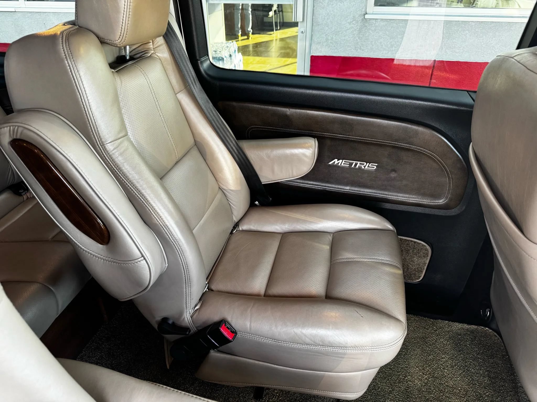 Used 2017 Mercedes-Benz Metris Passenger image 46