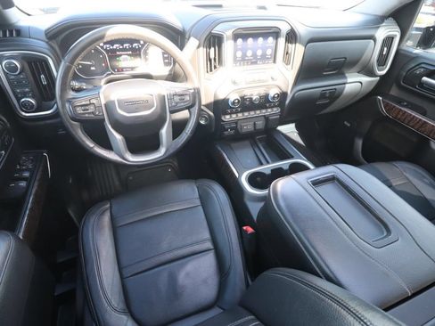 Used 2021 GMC Sierra 2500 Denali w/ Denali Black Diamond Edition AWD/4WD image 10