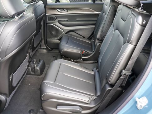 New 2026 Jeep Grand Cherokee L Limited w/ Limited Altitude Package image 15