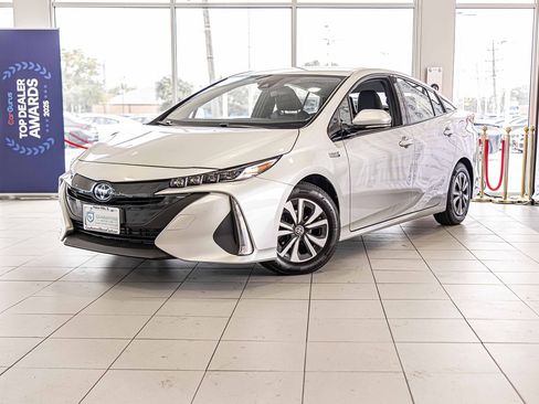 Used 2018 Toyota Prius Prime Premium image 6