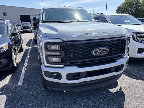 Used 2025 Ford F250 XLT w/ Black Appearance Package AWD/4WD image 3