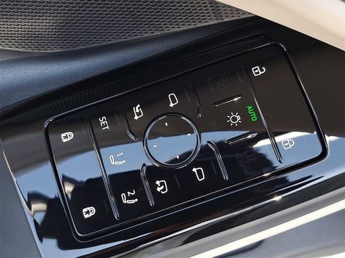 New 2025 Audi A6 e-tron Premium image 31