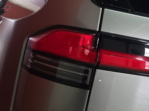 Used 2025 Lexus GX 550 image 10