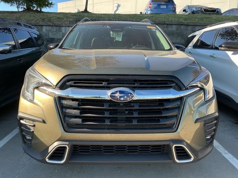 Used 2025 Subaru Ascent Touring w/ Popular Package #2 AWD/4WD image 3