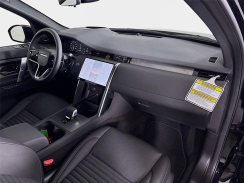 Used 2026 Land Rover Discovery Sport Landmark AWD/4WD image 31
