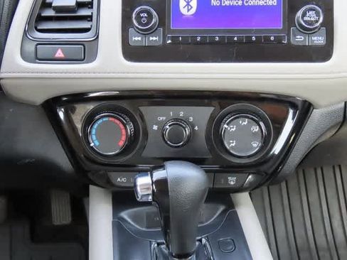 Certified 2022 Honda HR-V LX image 20