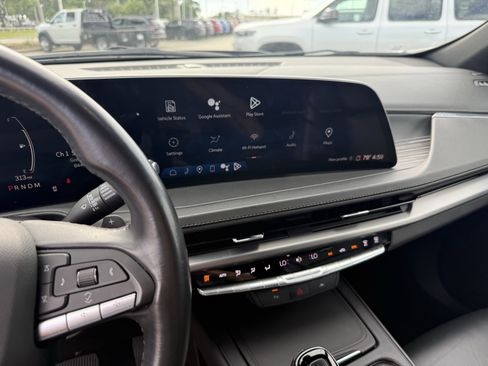 Used 2024 Cadillac XT4 Premium Luxury FWD image 25