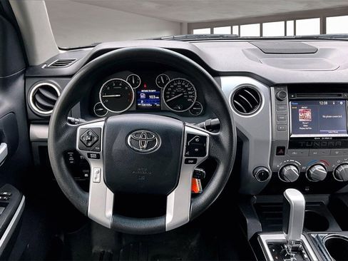 Used 2015 Toyota Tundra SR5 image 5